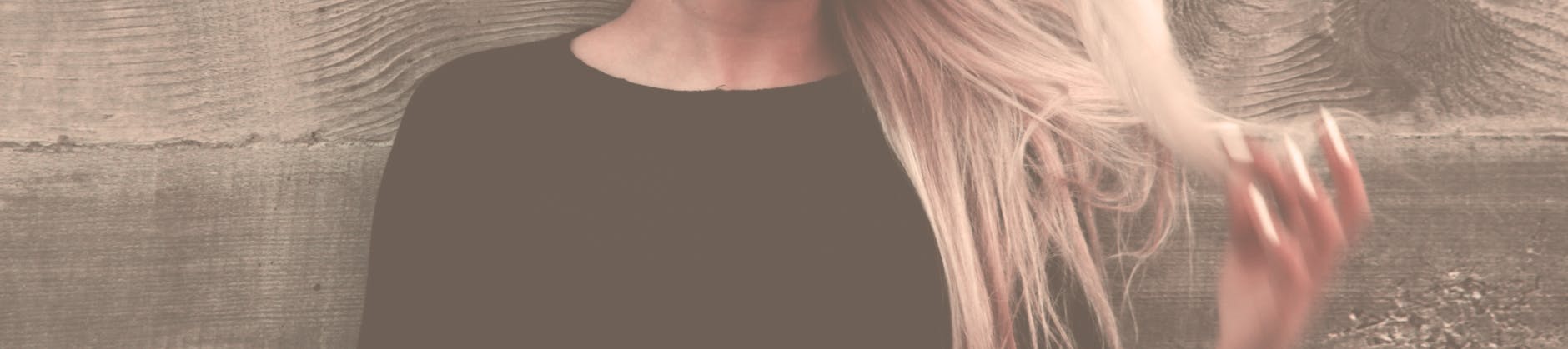 Widok na historyczną zabudowę Zawidowa, ukazujący urok lokalnej architektury i uliczek.